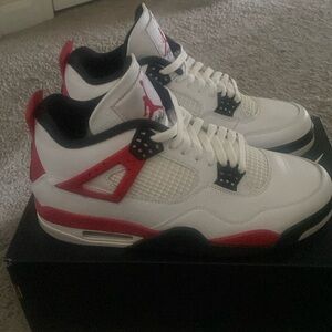 Air Jordan Retro 4